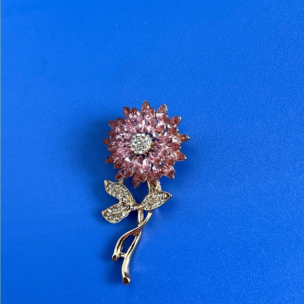 Elegant Pink Flower Brooch